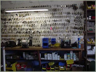 Locksmith Solution Services Philadelphia, PA 215-583-2334 - 68-44-3