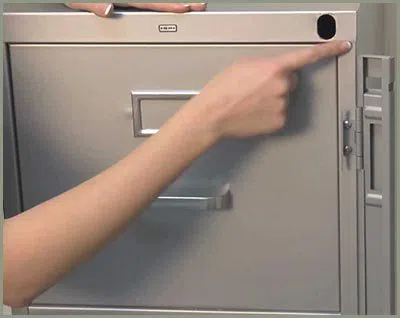 Locksmith Solution Services Philadelphia, PA 215-583-2334 - 68-44-9